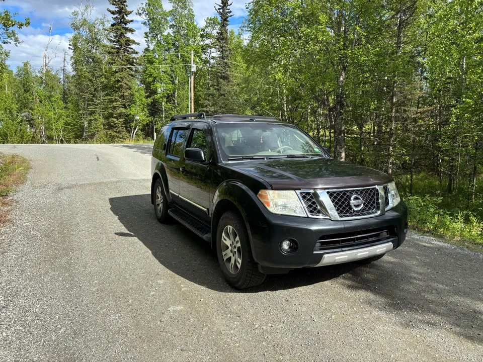2008 Nissan Pathfinder 3rd Gen - Image 2 of 16