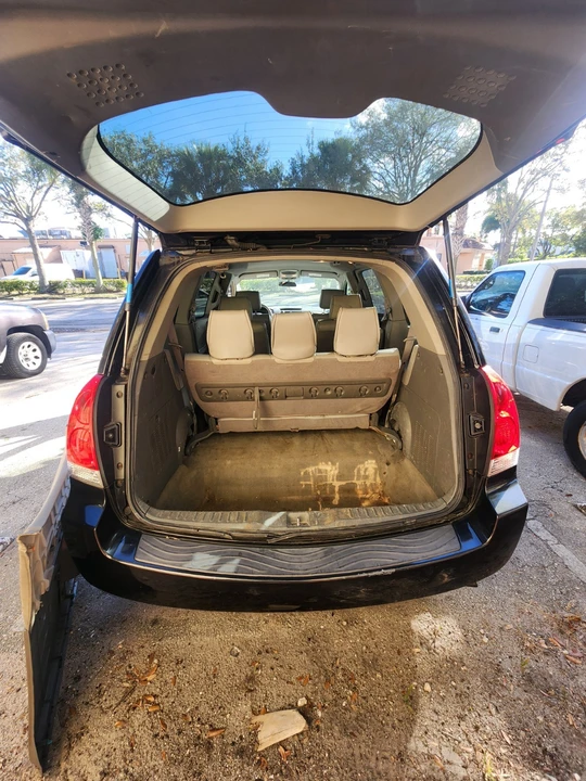 2008 Nissan Quest - Image 5 of 10