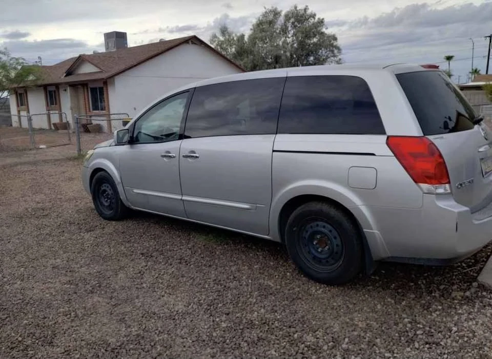 2008 Nissan Quest - Image 2 of 4