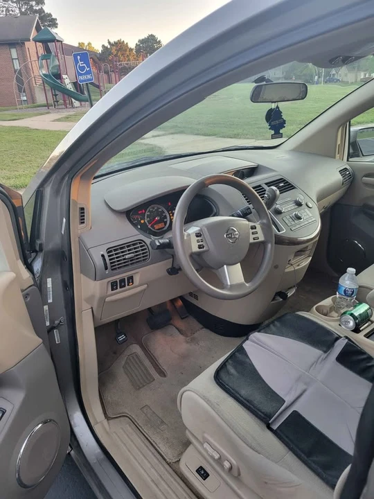 2008 Nissan Quest - Image 8 of 12