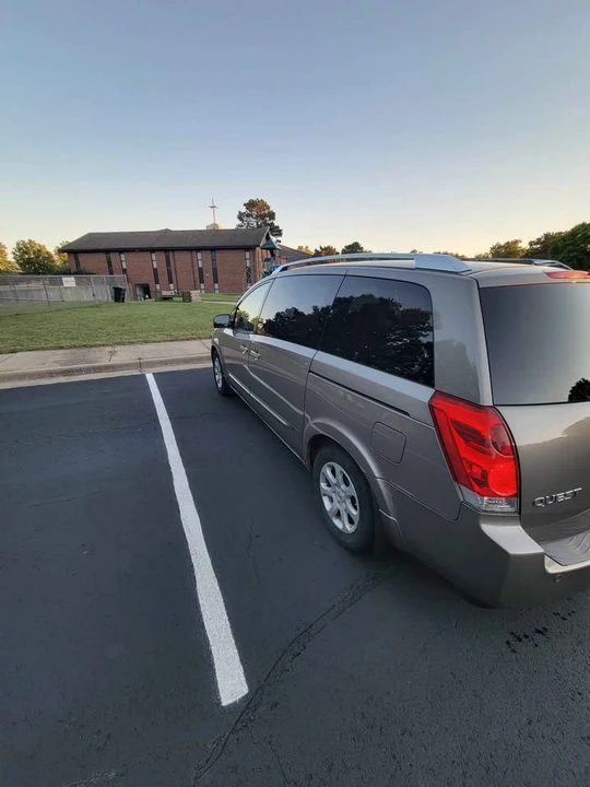 2008 Nissan Quest - Image 10 of 12