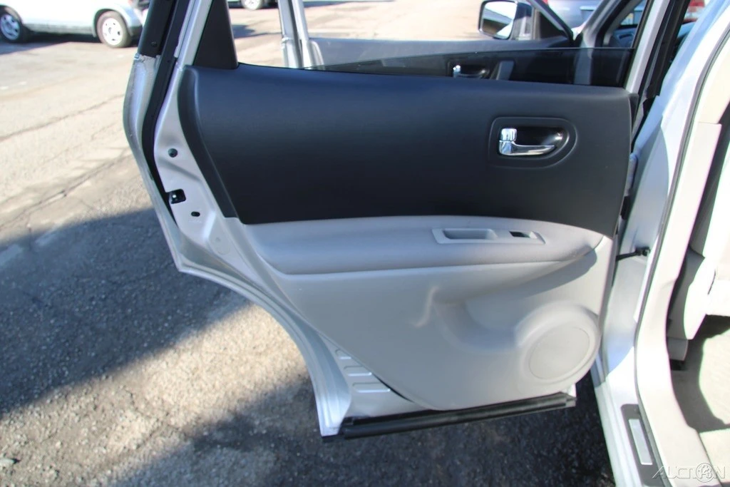 2008 Nissan Rogue - Image 19 of 21