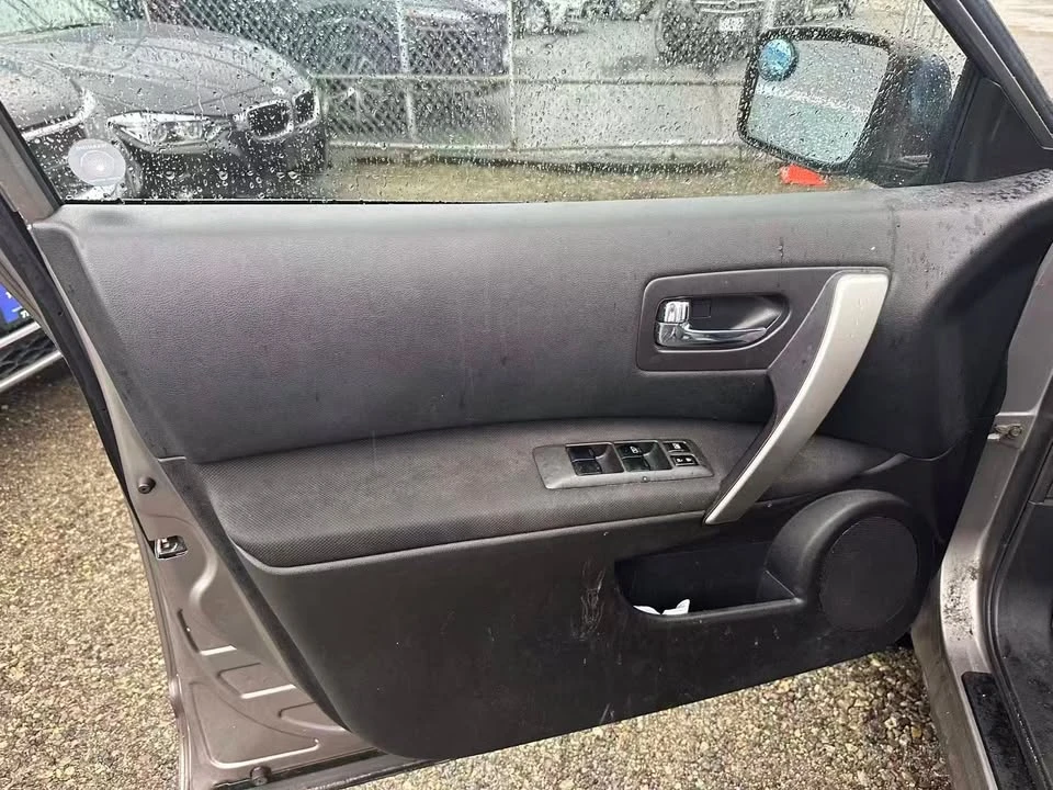 2008 Nissan Rogue - Image 10 of 16