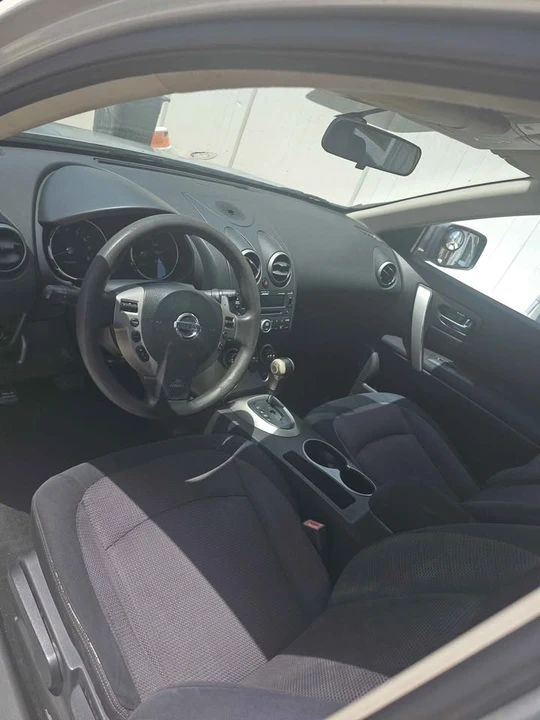 2008 Nissan Rogue - Image 2 of 11