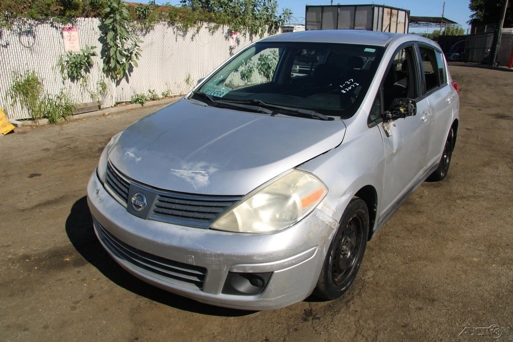 2008 Nissan Versa - Image 2 of 21