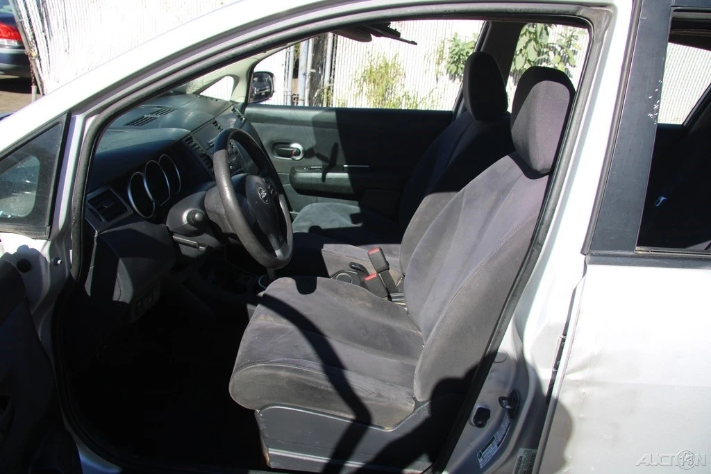 2008 Nissan Versa - Image 12 of 21