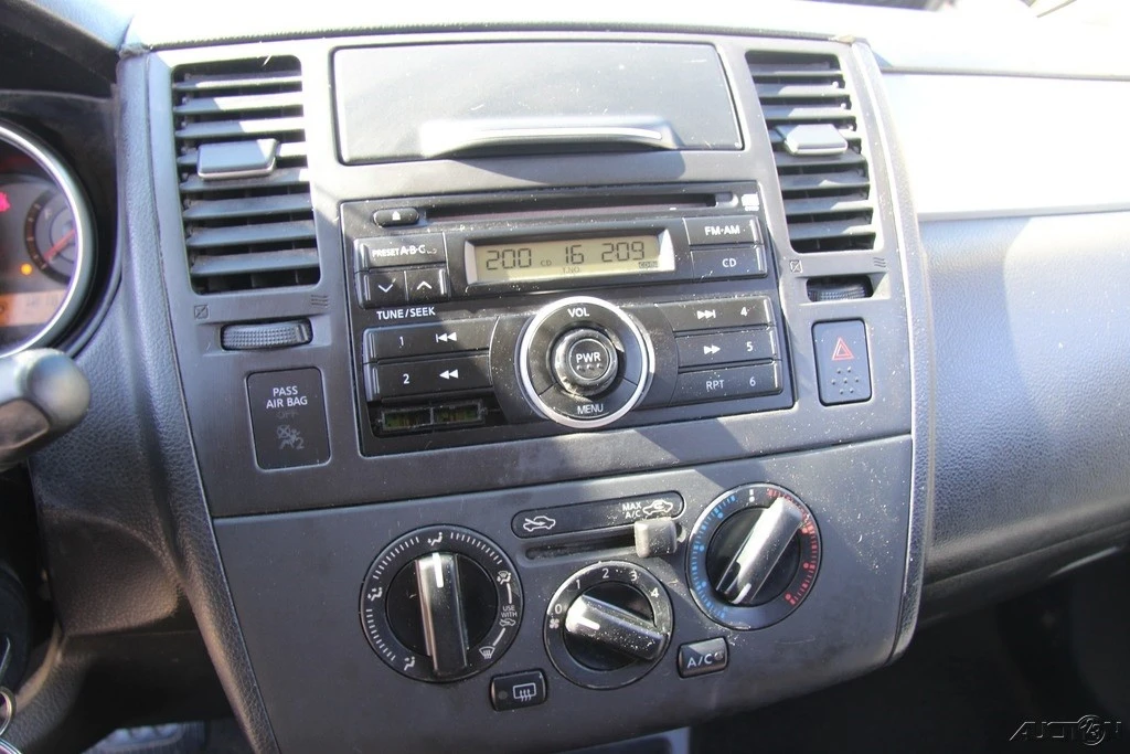 2008 Nissan Versa - Image 17 of 21