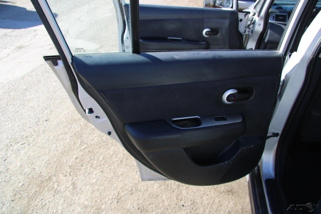 2008 Nissan Versa - Image 19 of 21