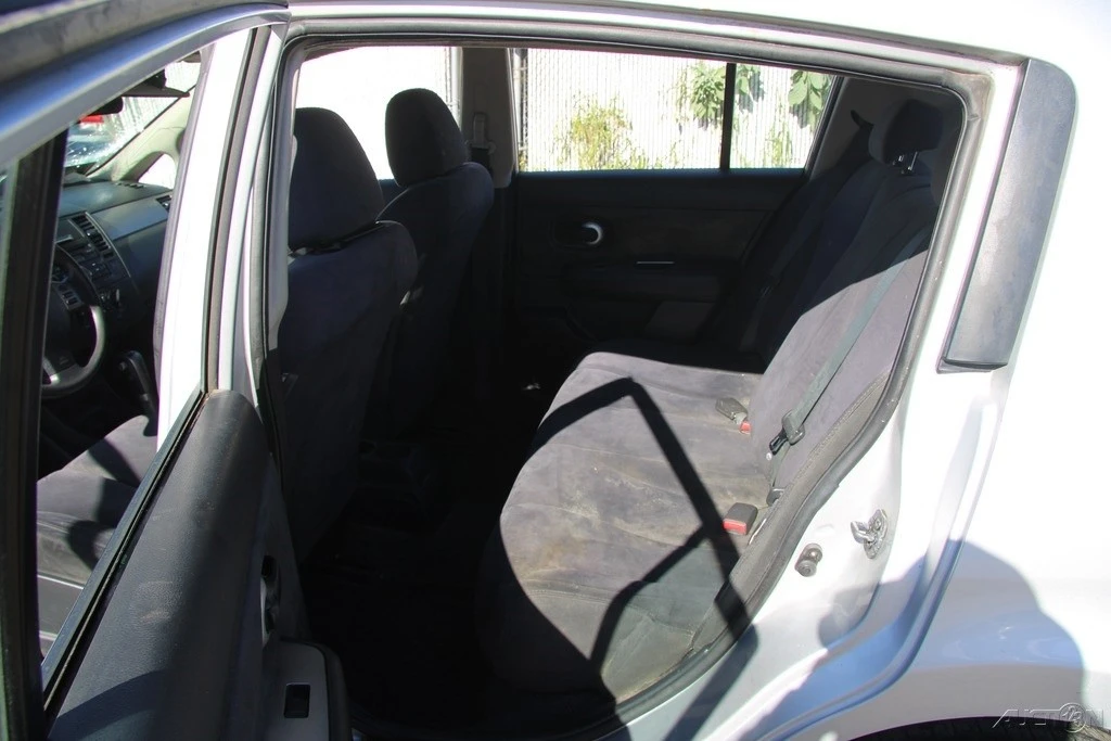 2008 Nissan Versa - Image 20 of 21