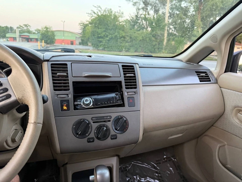 2008 Nissan Versa - Image 19 of 21