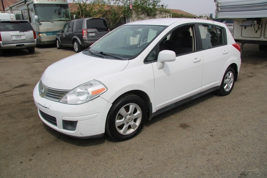 2008 Nissan Versa - Image 2 of 21