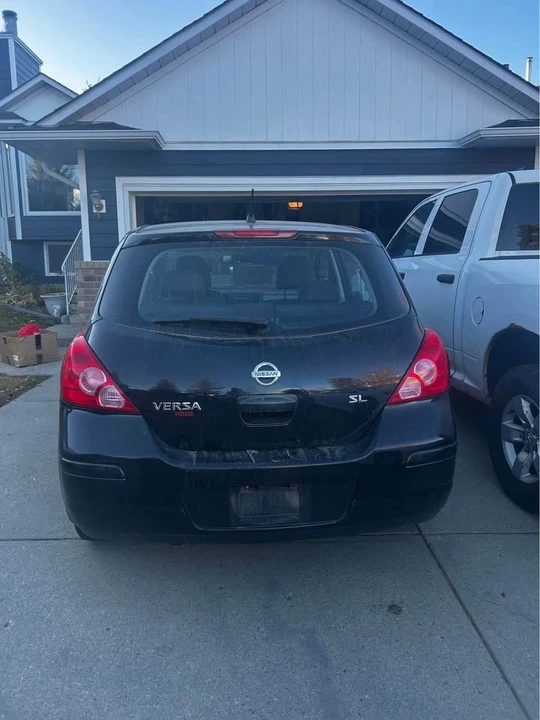 2008 Nissan Versa - Image 2 of 10