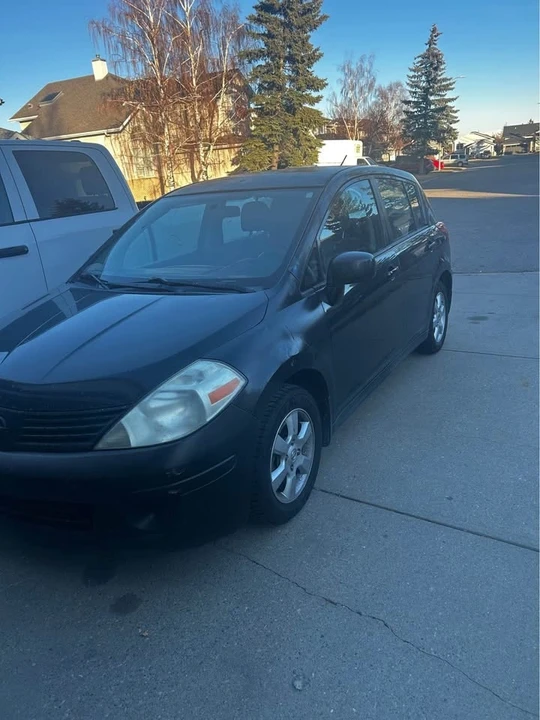 2008 Nissan Versa - Image 4 of 10