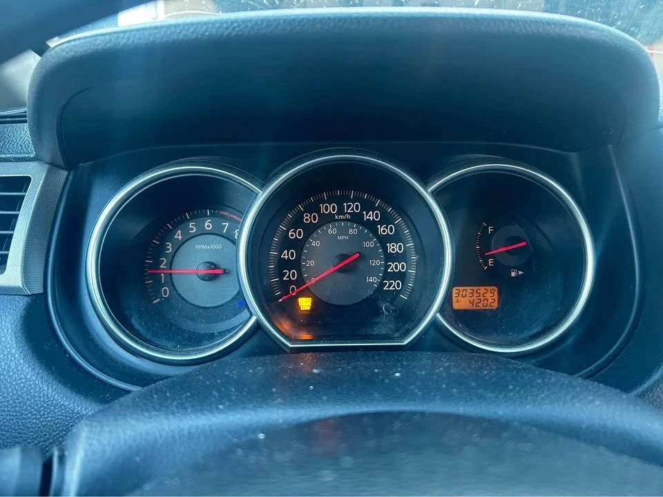 2008 Nissan Versa - Image 9 of 10