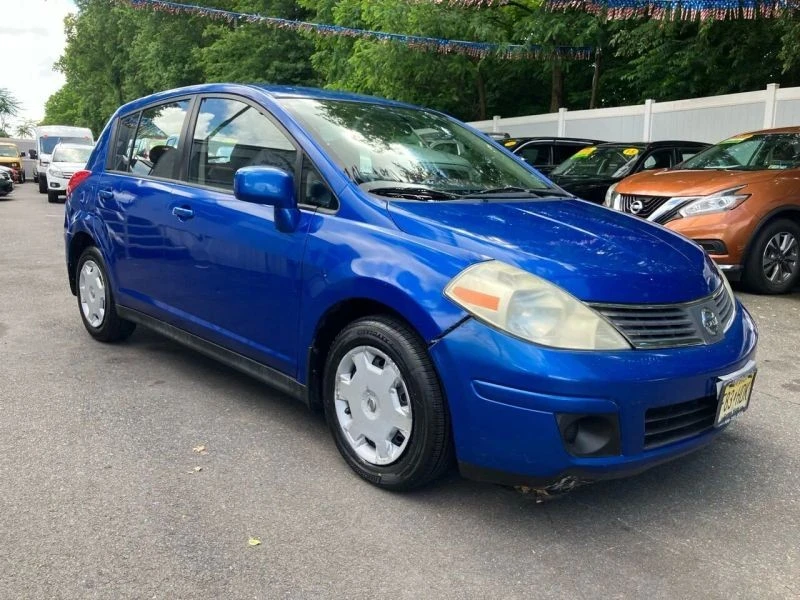 2008 Nissan Versa - Image 2 of 11