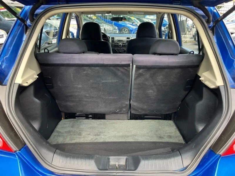 2008 Nissan Versa - Image 6 of 11
