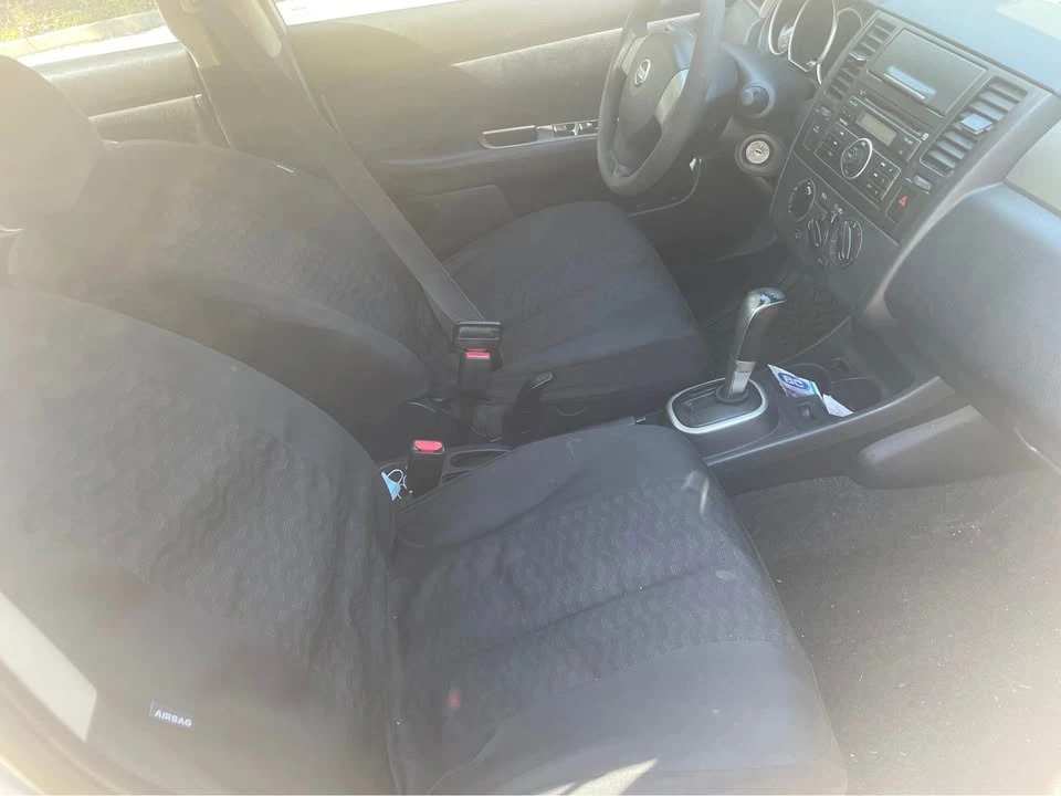 2008 Nissan Versa - Image 4 of 5