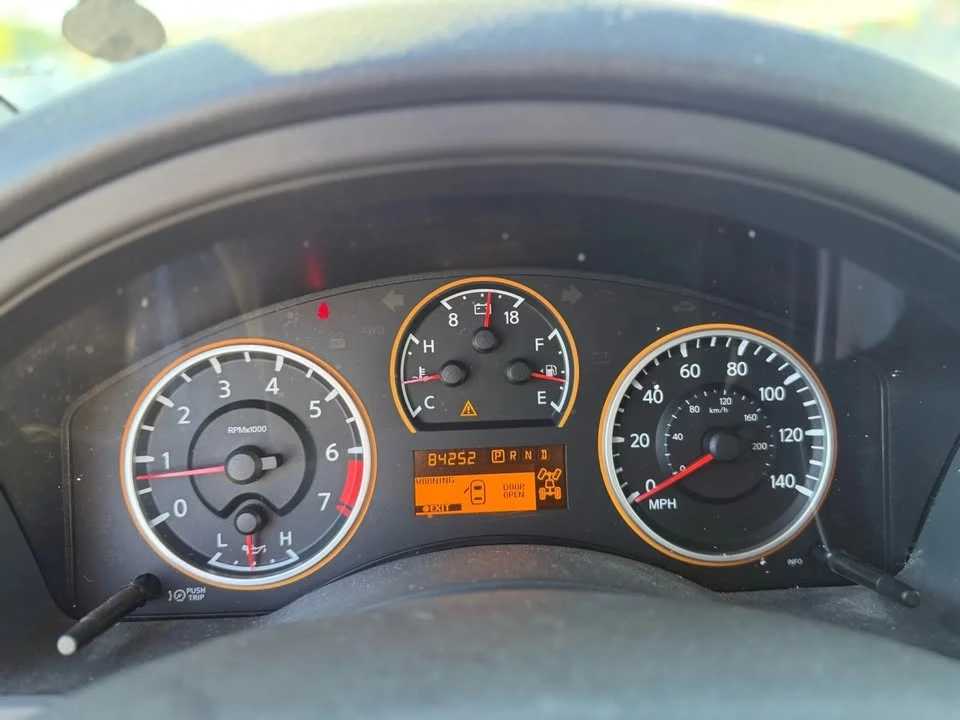 2008 Nissan Armada - Image 14 of 15