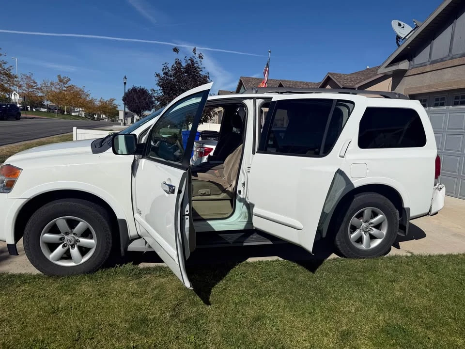 2008 Nissan Armada - Image 3 of 4
