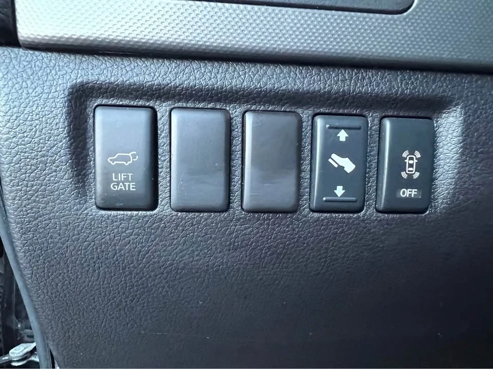 2008 Nissan Armada - Image 10 of 20