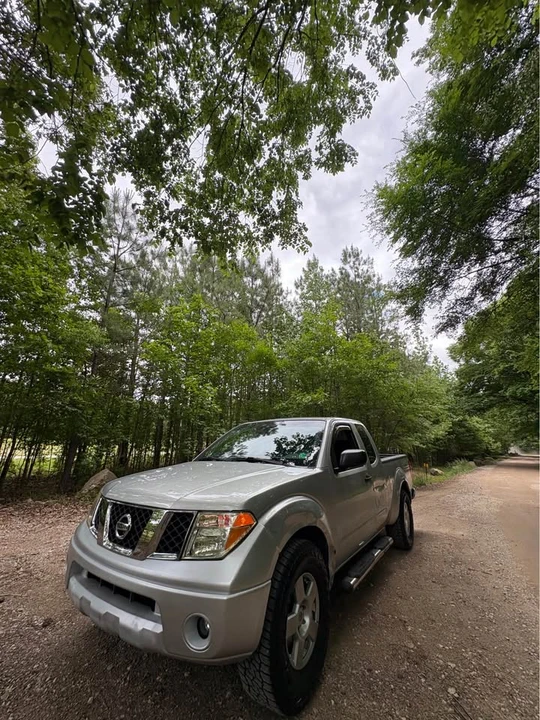 2008 Nissan Frontier 2nd Gen - Image 2 of 4