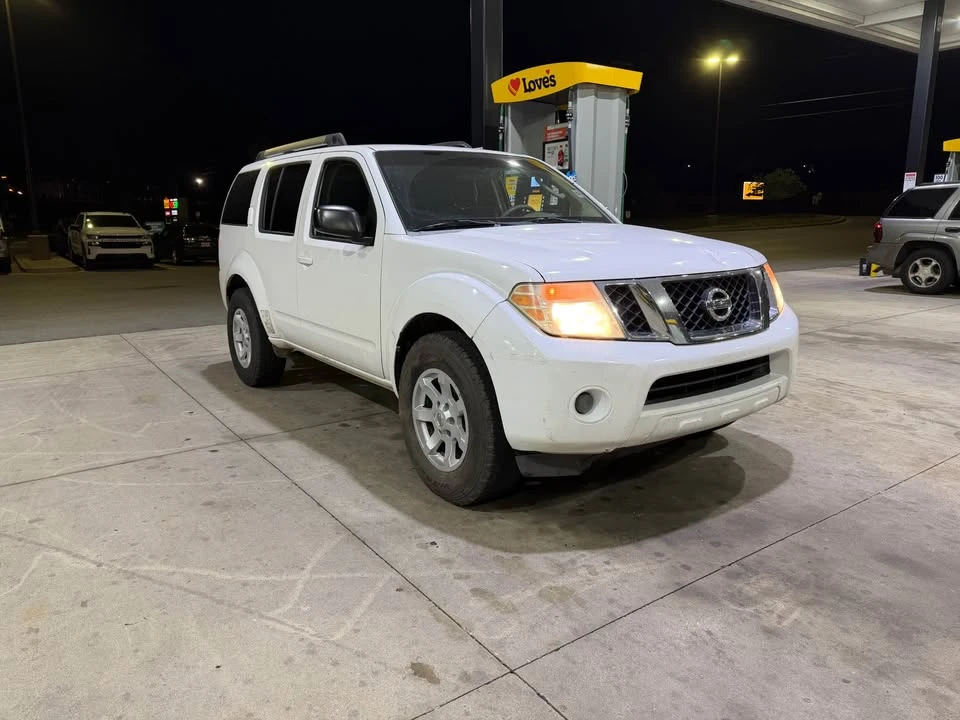 2008 Nissan Pathfinder 3rd Gen - Image 2 of 8