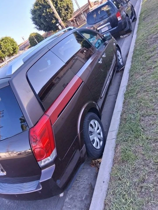 2008 Nissan Quest - Image 3 of 4