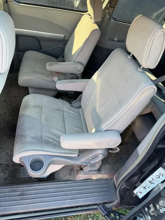 2008 Nissan Quest - Image 6 of 7