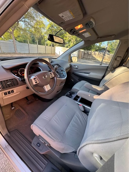 2008 Nissan Quest - Image 9 of 19