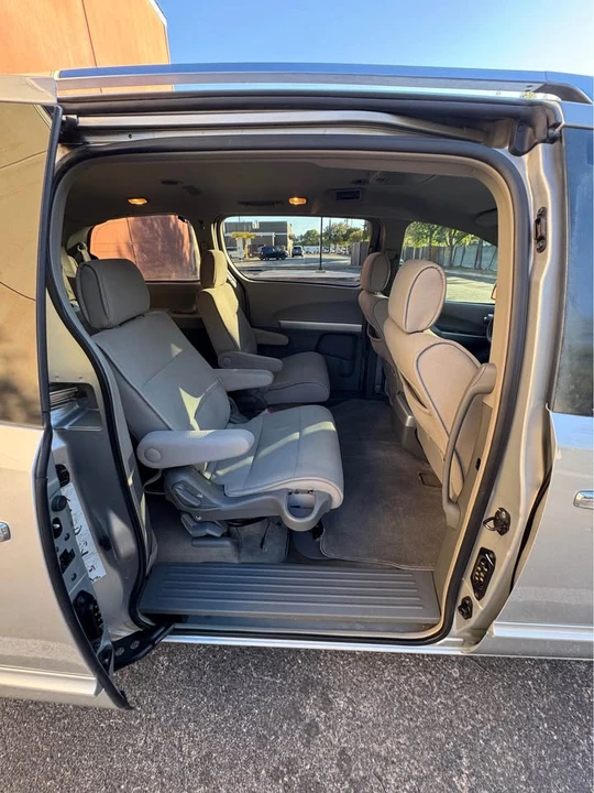 2008 Nissan Quest - Image 14 of 19