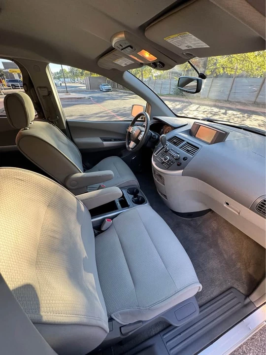 2008 Nissan Quest - Image 10 of 19