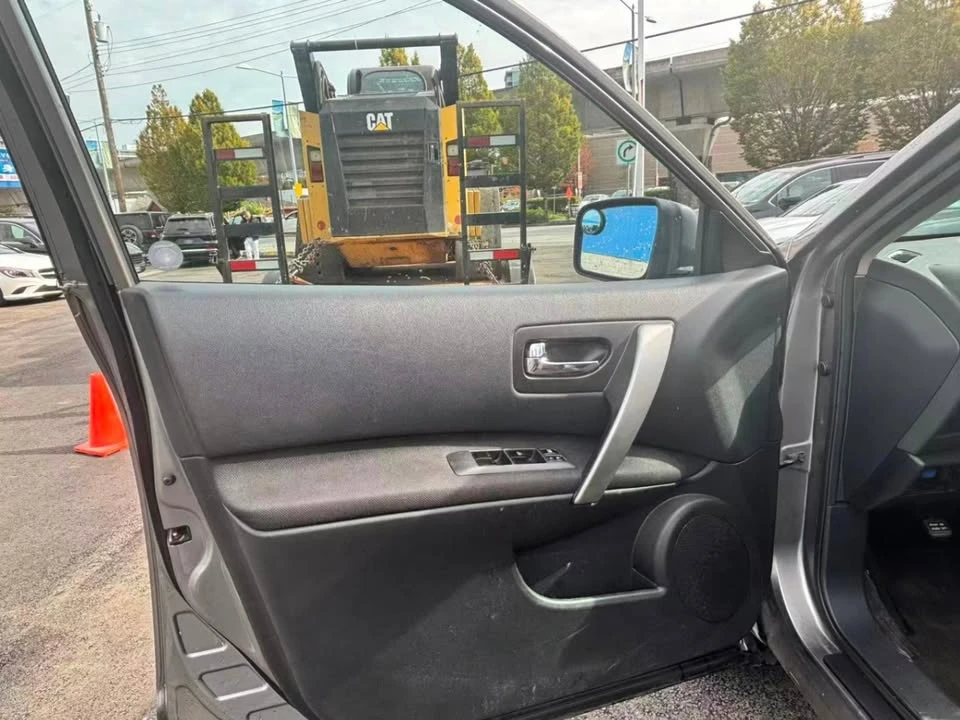 2008 Nissan Rogue - Image 6 of 17