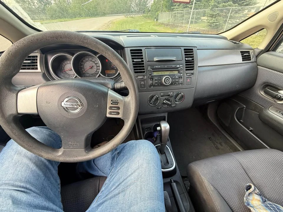 2008 Nissan Versa - Image 4 of 9
