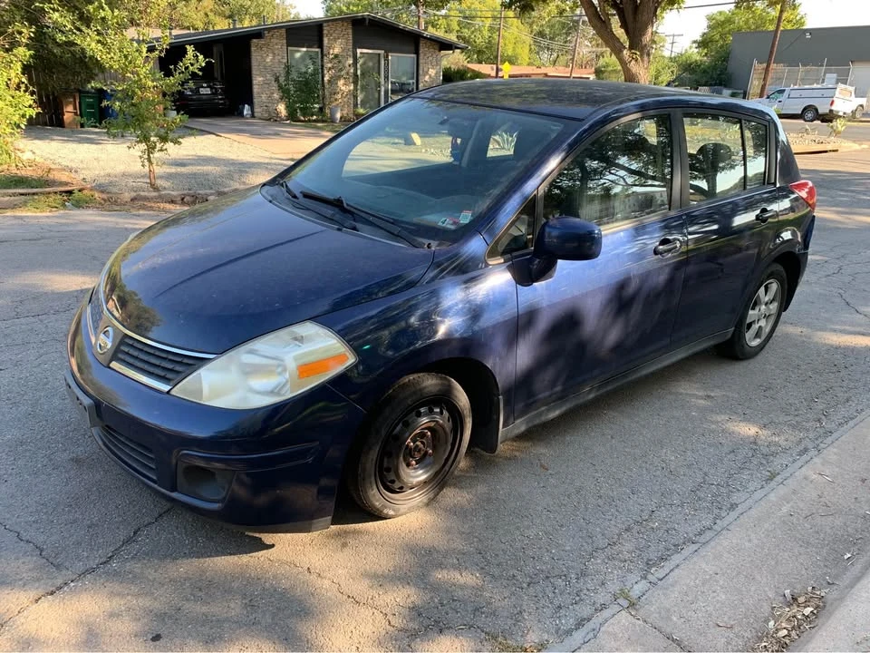 2008 Nissan Versa - Image 2 of 8