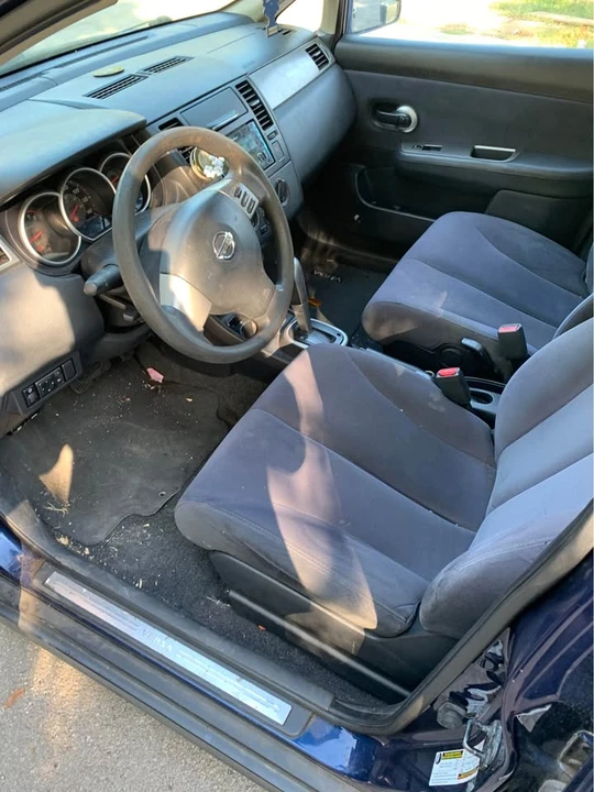 2008 Nissan Versa - Image 4 of 8