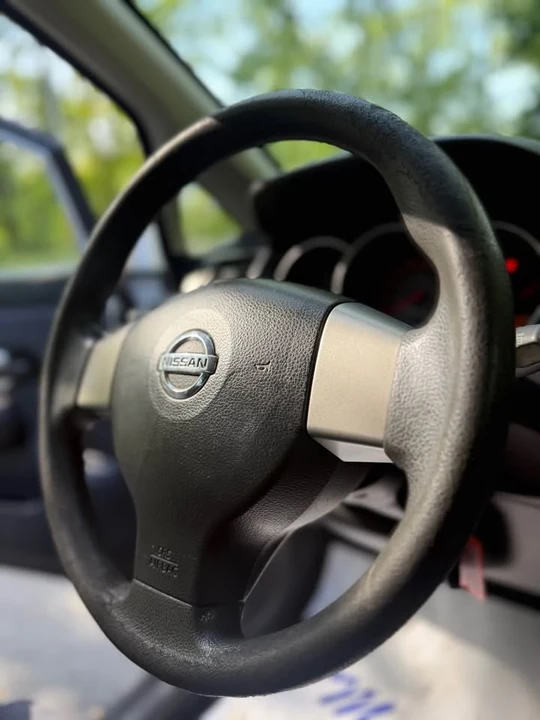 2008 Nissan Versa - Image 13 of 14