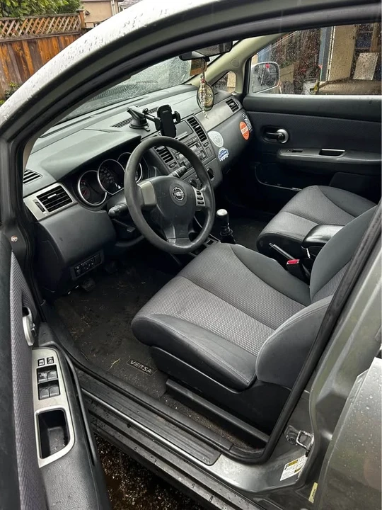 2008 Nissan Versa - Image 6 of 6
