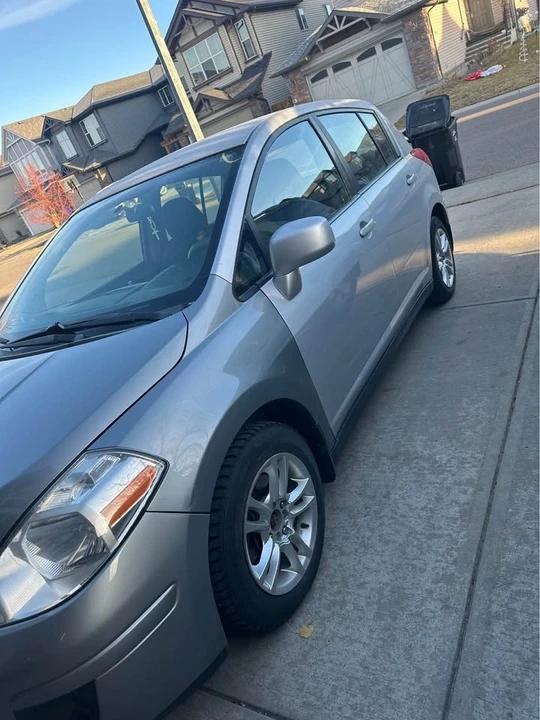 2008 Nissan Versa - Image 2 of 13