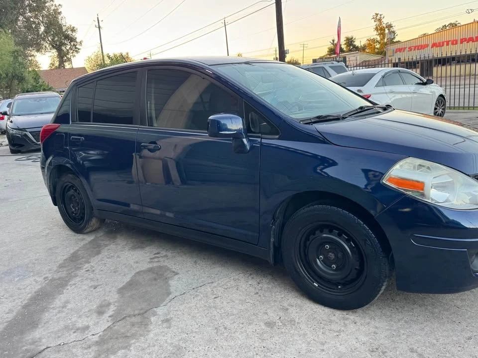 2008 Nissan Versa - Image 2 of 6