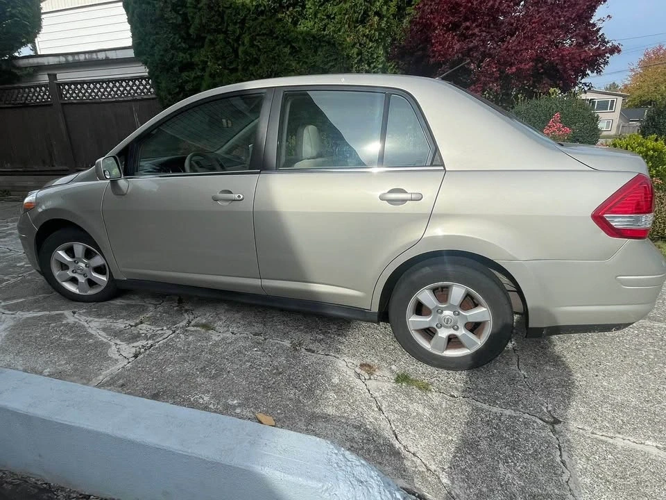 2008 Nissan Versa - Image 2 of 8