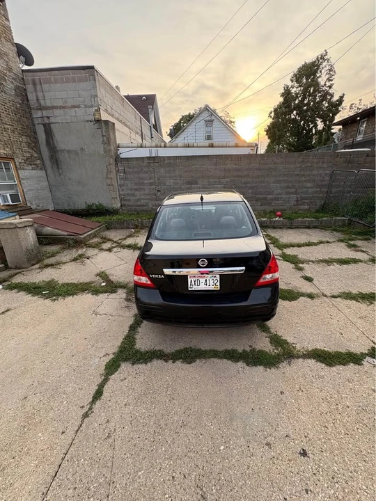 2008 Nissan Versa - Image 2 of 3