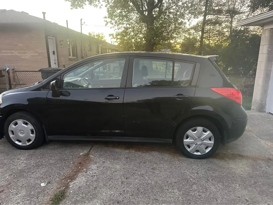 2008 Nissan Versa - Image 3 of 4