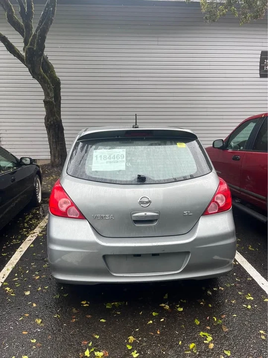 2008 Nissan Versa - Image 4 of 7