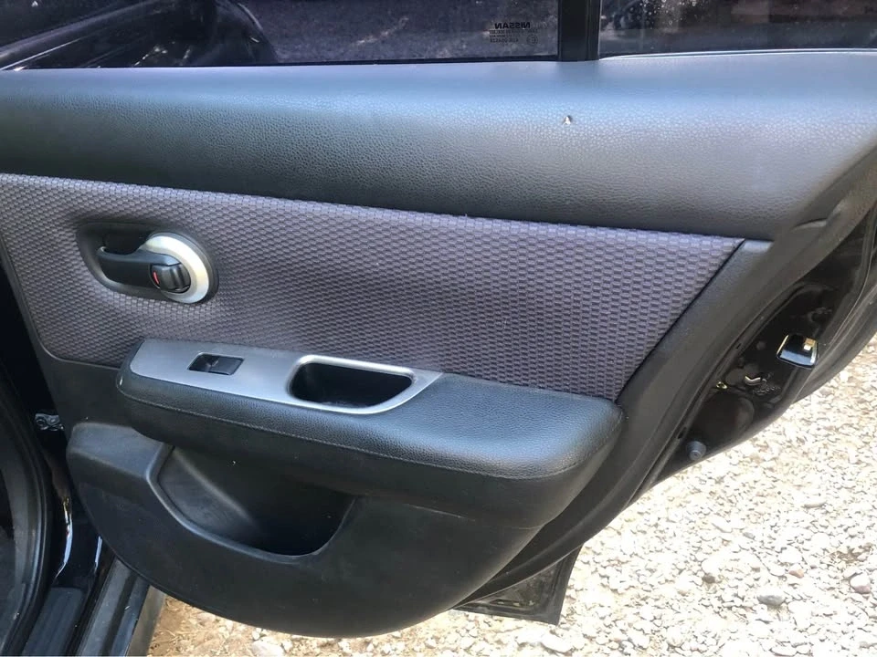 2008 Nissan Versa - Image 7 of 12