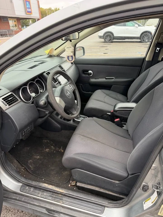 2008 Nissan Versa - Image 5 of 6