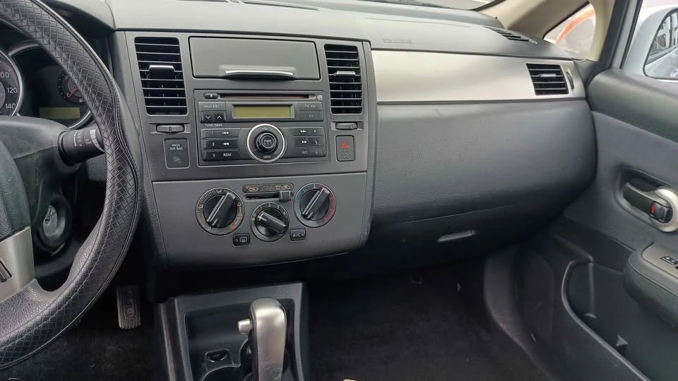 2008 Nissan Versa - Image 5 of 7