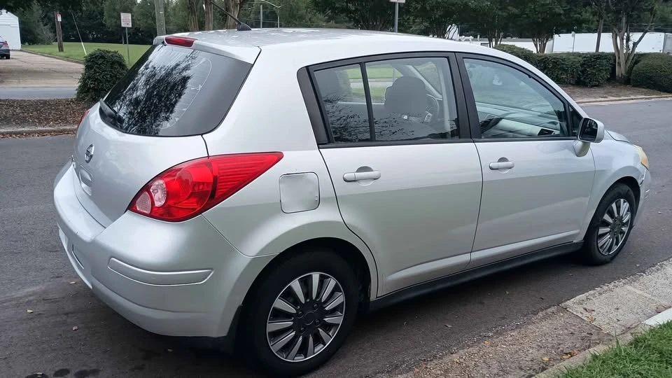 2008 Nissan Versa - Image 3 of 7