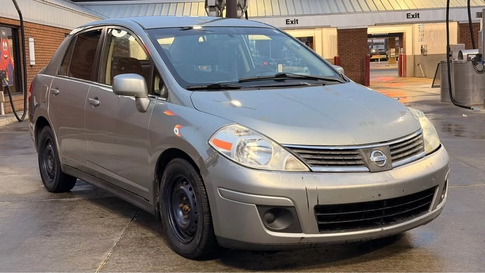 2008 Nissan Versa - Image 4 of 15