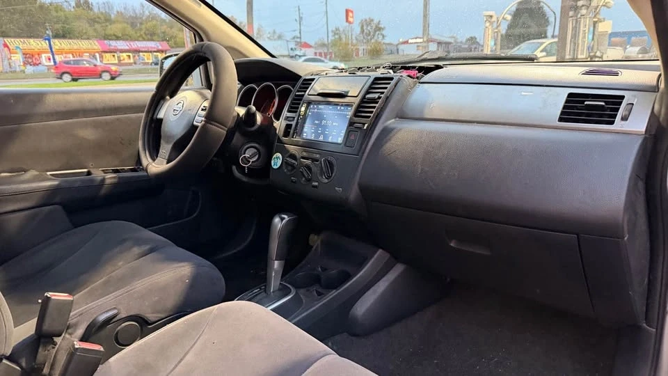 2008 Nissan Versa - Image 3 of 13