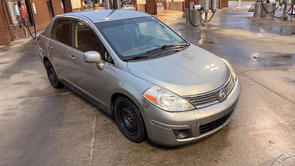 2008 Nissan Versa - Image 9 of 15